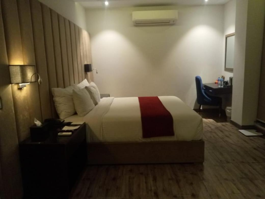 Grand Ittehad Boutique Hotel ラホール エクステリア 写真